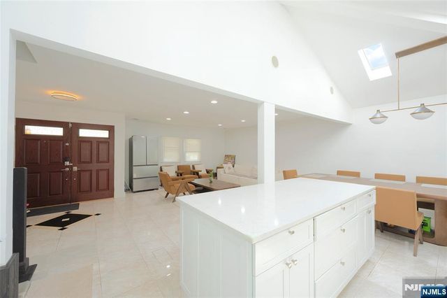 19 Coles Court, River Edge, NJ 07661