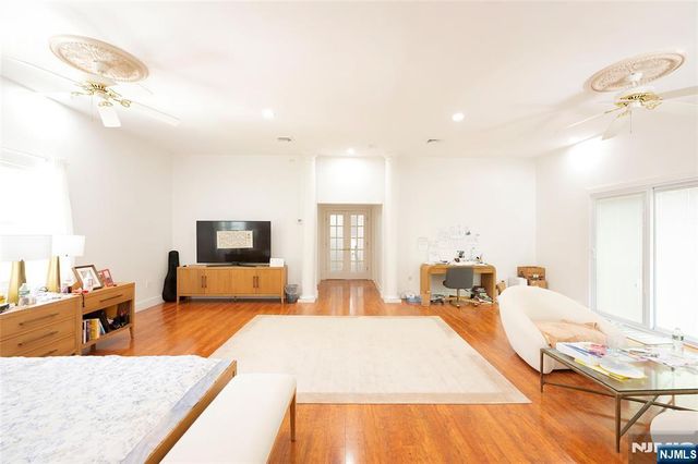 19 Coles Court, River Edge, NJ 07661