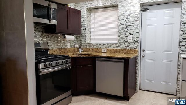 19 Coles Court, River Edge, NJ 07661