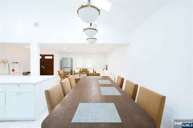 19 Coles Court, River Edge, NJ 07661