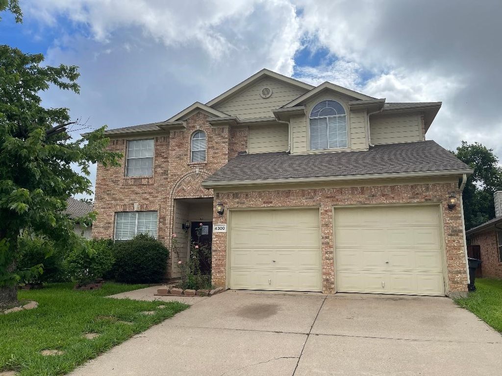 4300 Stone Hollow Way, Fort Worth, TX 76040