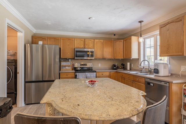 36 Sunrise Ave, Worcester, MA 01606