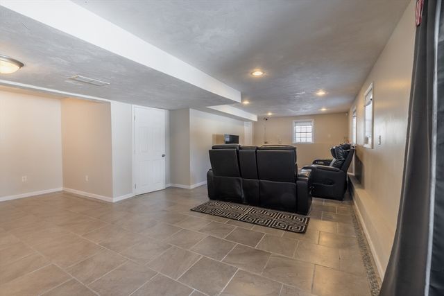 36 Sunrise Ave, Worcester, MA 01606