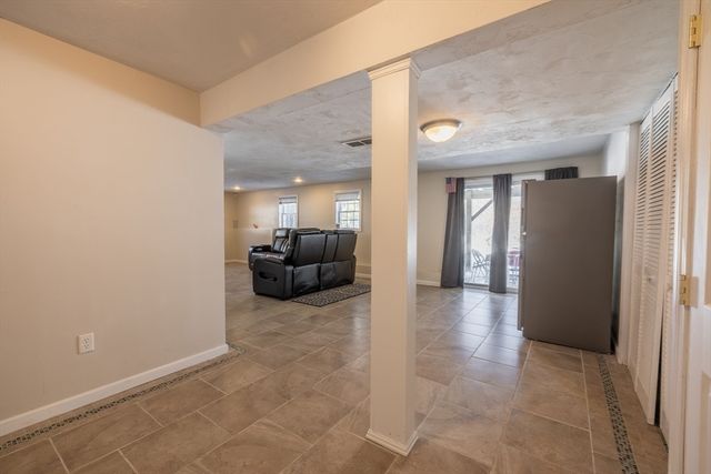 36 Sunrise Ave, Worcester, MA 01606