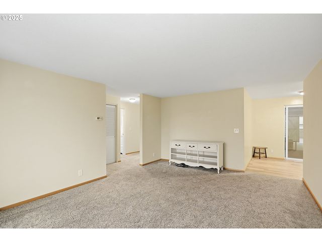 616 D St, Dallesport, WA 98617