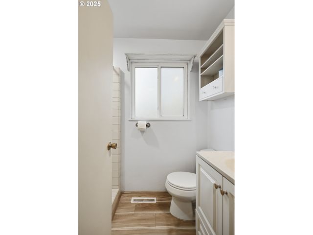 616 D St, Dallesport, WA 98617