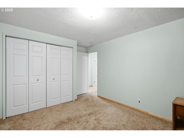 616 D St, Dallesport, WA 98617