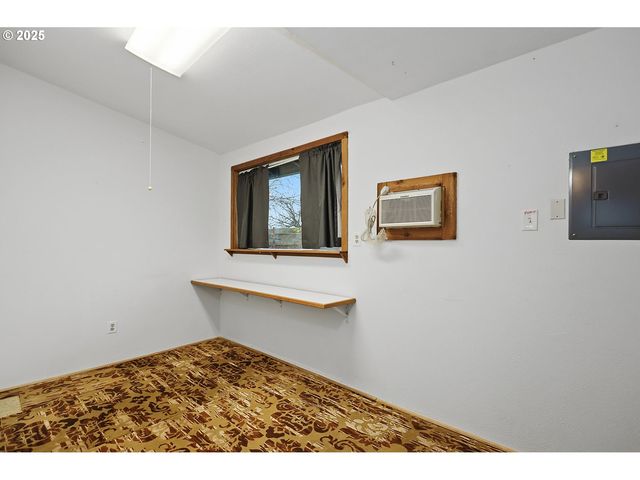 616 D St, Dallesport, WA 98617