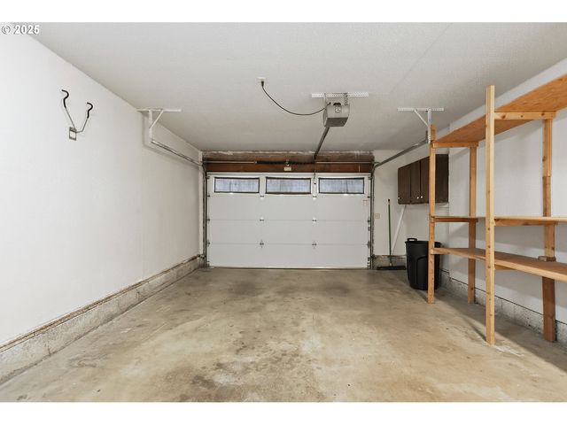 616 D St, Dallesport, WA 98617