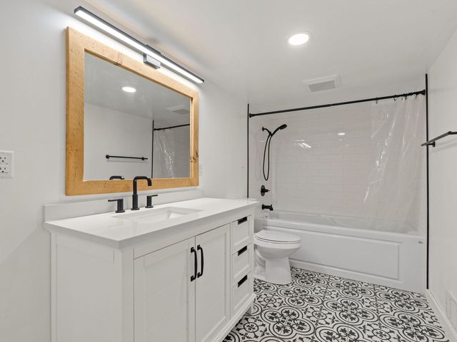 2313 26th Street, Rock Island, IL 61201