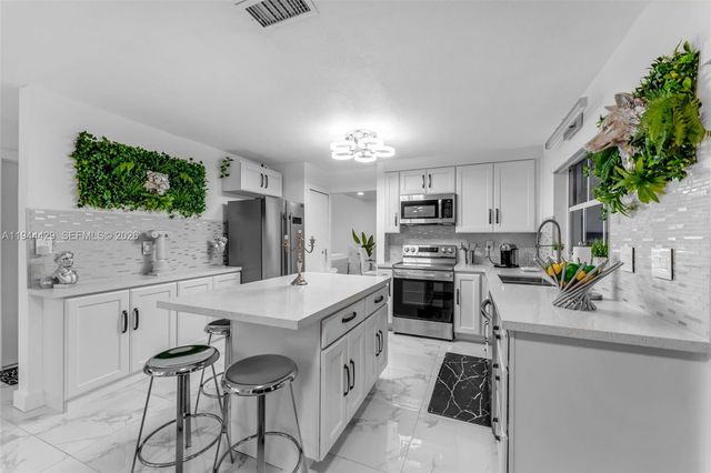 942 NW 133rd Ct, Miami, FL 33182