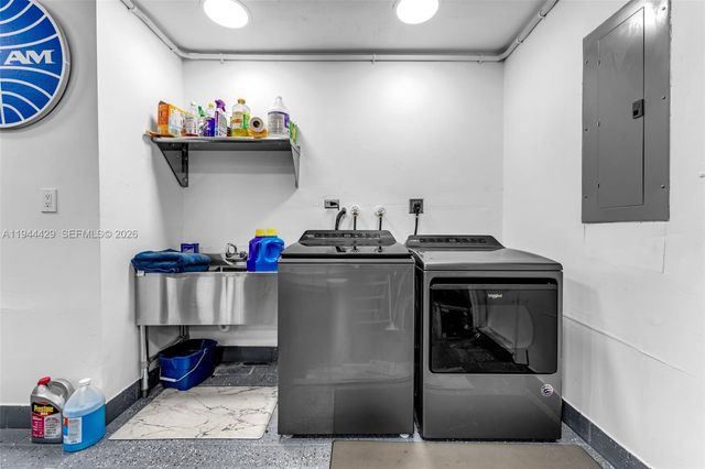 942 NW 133rd Ct, Miami, FL 33182