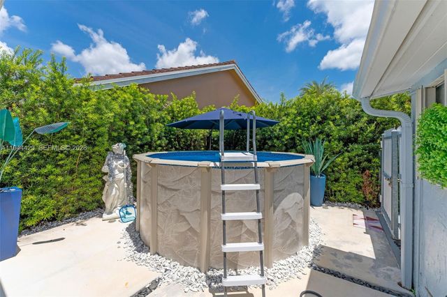 942 NW 133rd Ct, Miami, FL 33182