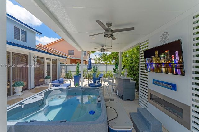 942 NW 133rd Ct, Miami, FL 33182