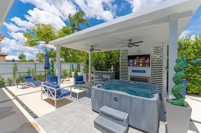 942 NW 133rd Ct, Miami, FL 33182