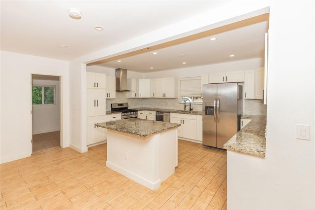 2510 NE 207th Terrace, Miami, FL 33180