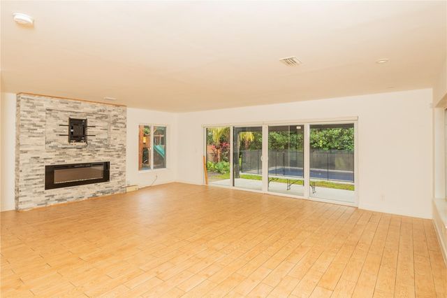 2510 NE 207th Terrace, Miami, FL 33180