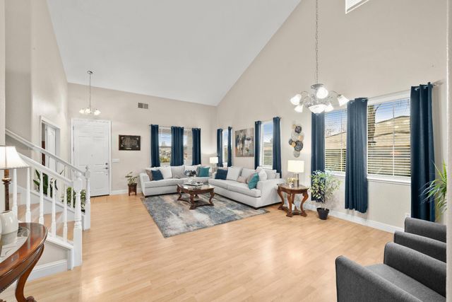 5216 Burberry Ct, Elk Grove, CA 95757