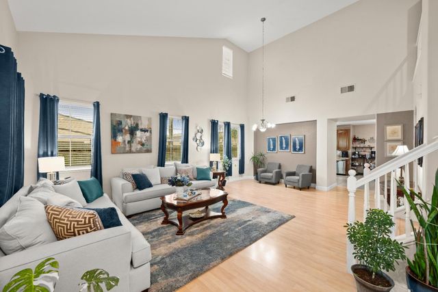 5216 Burberry Ct, Elk Grove, CA 95757