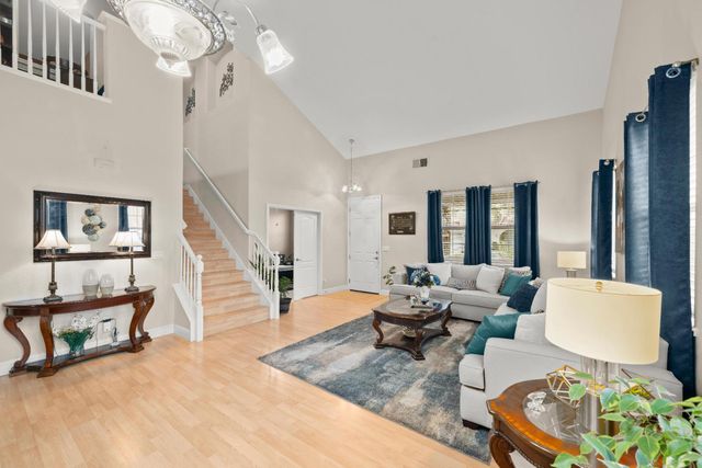 5216 Burberry Ct, Elk Grove, CA 95757