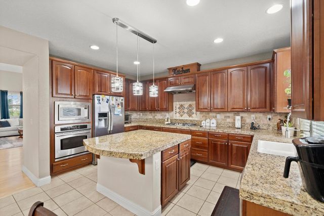 5216 Burberry Ct, Elk Grove, CA 95757