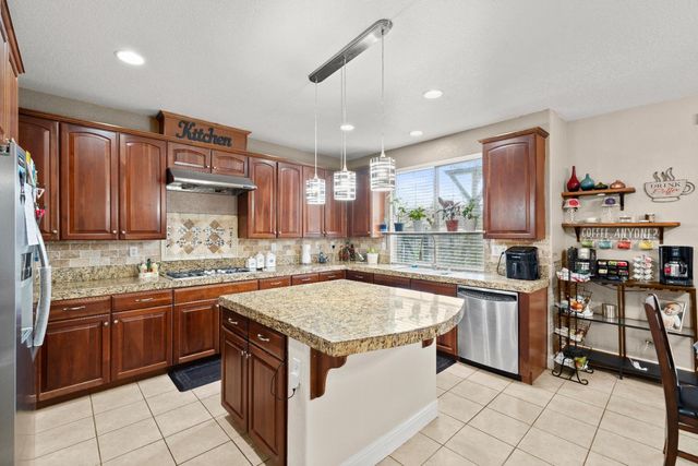 5216 Burberry Ct, Elk Grove, CA 95757