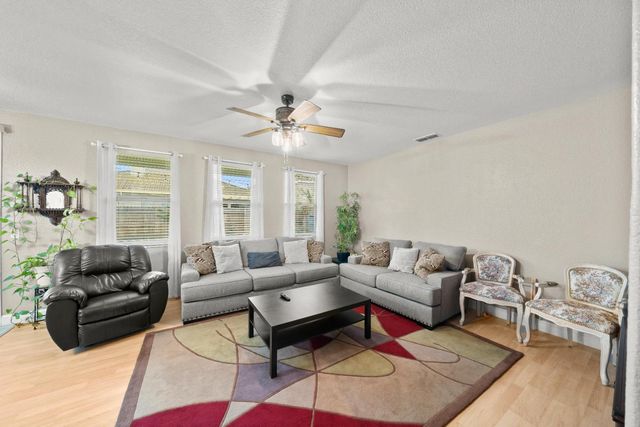 5216 Burberry Ct, Elk Grove, CA 95757