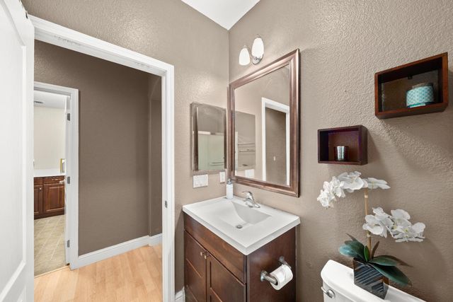 5216 Burberry Ct, Elk Grove, CA 95757