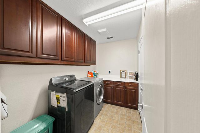 5216 Burberry Ct, Elk Grove, CA 95757