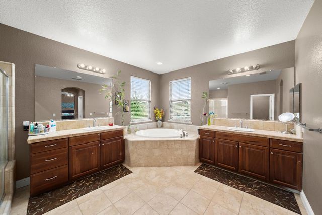 5216 Burberry Ct, Elk Grove, CA 95757