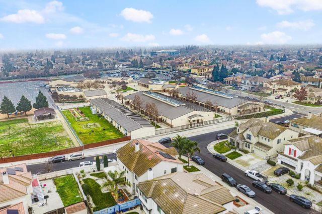 5216 Burberry Ct, Elk Grove, CA 95757