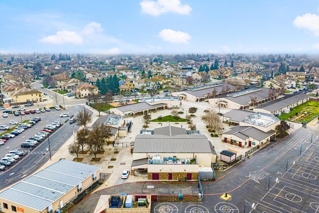 5216 Burberry Ct, Elk Grove, CA 95757