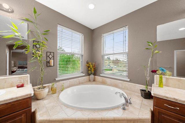 5216 Burberry Ct, Elk Grove, CA 95757