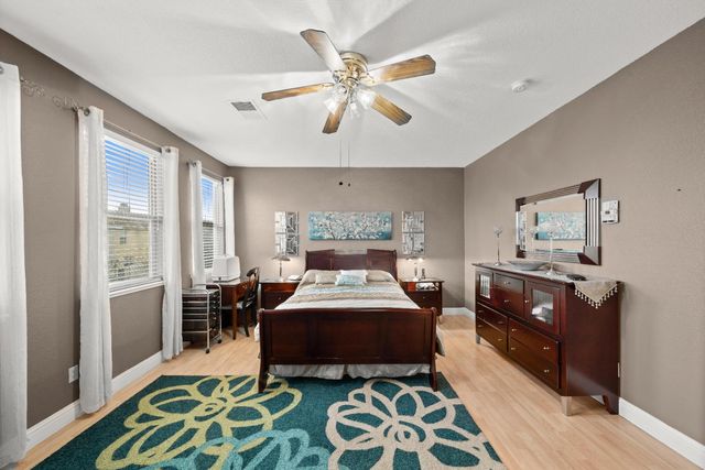 5216 Burberry Ct, Elk Grove, CA 95757