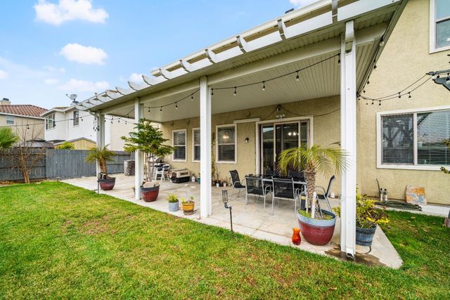 5216 Burberry Ct, Elk Grove, CA 95757