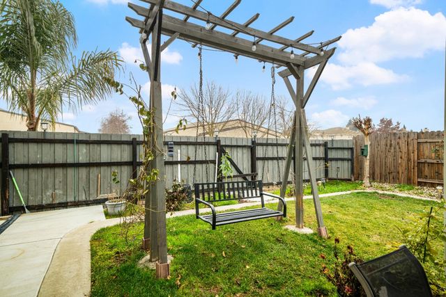 5216 Burberry Ct, Elk Grove, CA 95757