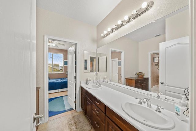 5216 Burberry Ct, Elk Grove, CA 95757