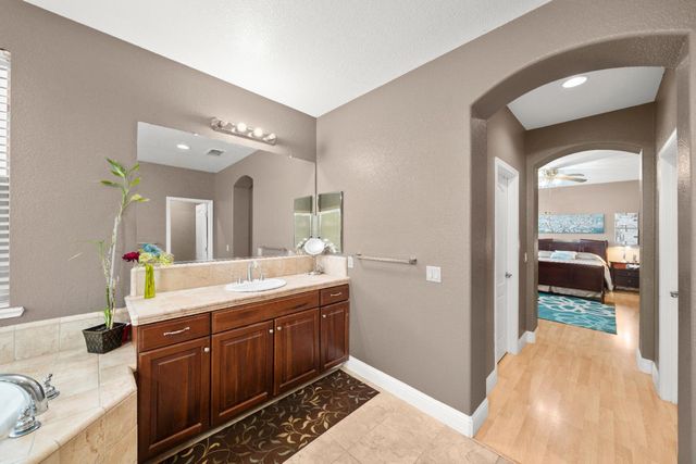 5216 Burberry Ct, Elk Grove, CA 95757