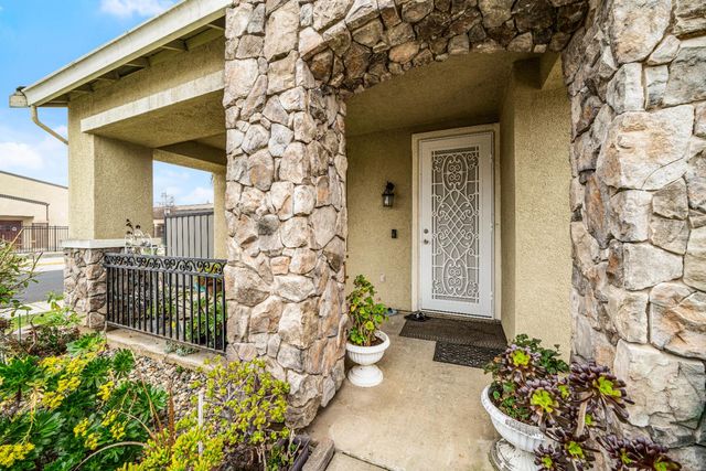 5216 Burberry Ct, Elk Grove, CA 95757