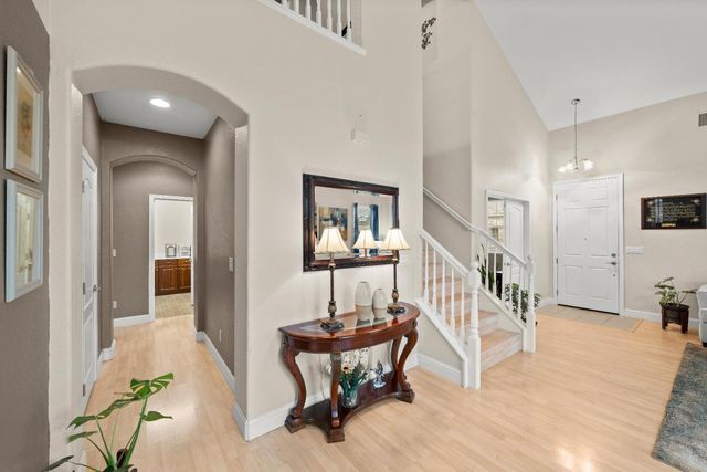 5216 Burberry Ct, Elk Grove, CA 95757