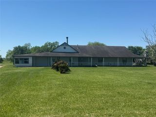 2387 County Road 113, Bay City, TX 77414