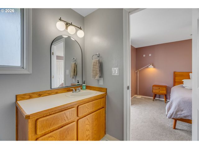 1634 Sw Spring Garden St, Portland, OR 97219