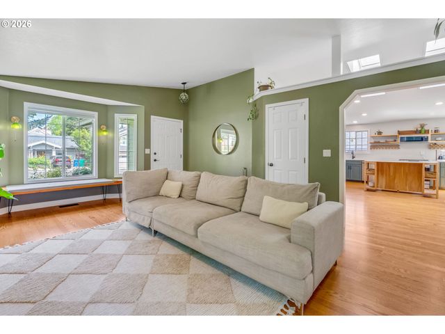 1634 Sw Spring Garden St, Portland, OR 97219
