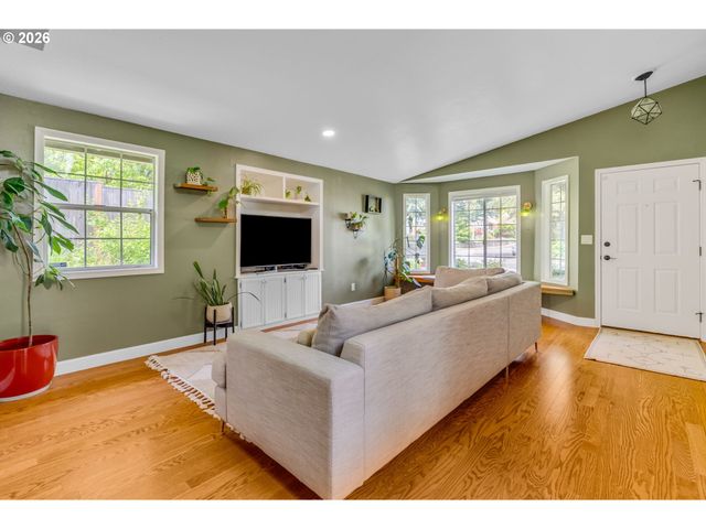 1634 Sw Spring Garden St, Portland, OR 97219