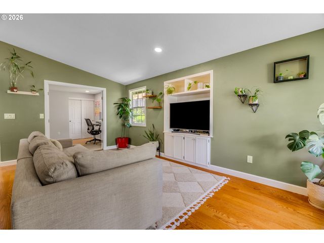 1634 Sw Spring Garden St, Portland, OR 97219