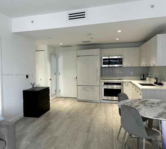 45 SW 9th St 3107, Miami, FL 33130