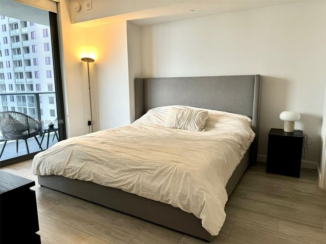 45 SW 9th St 3107, Miami, FL 33130