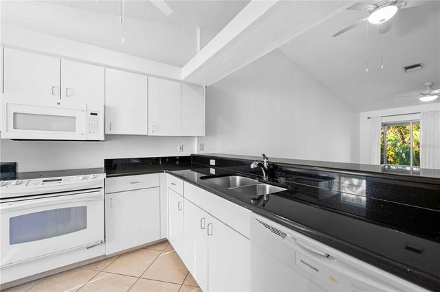 630 N JEFFERSON AVENUE 19, Sarasota, FL 34237