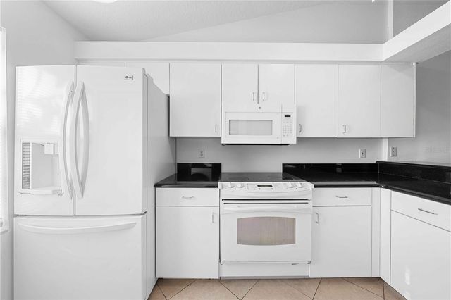 630 N JEFFERSON AVENUE 19, Sarasota, FL 34237