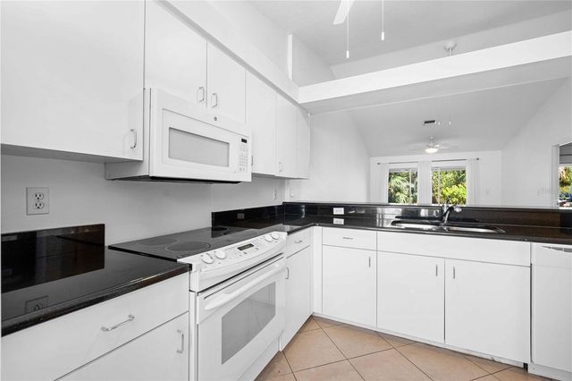 630 N JEFFERSON AVENUE 19, Sarasota, FL 34237